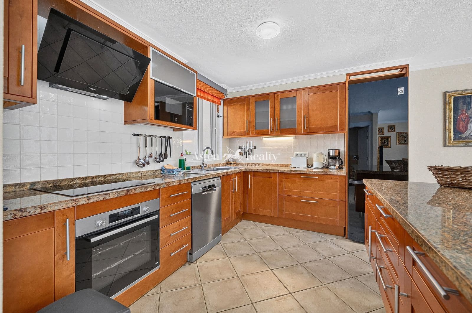 3 slaapkamer Huis te huur in Los Cristianos met zwembad garage - € 4.000 (Ref: 5764519)