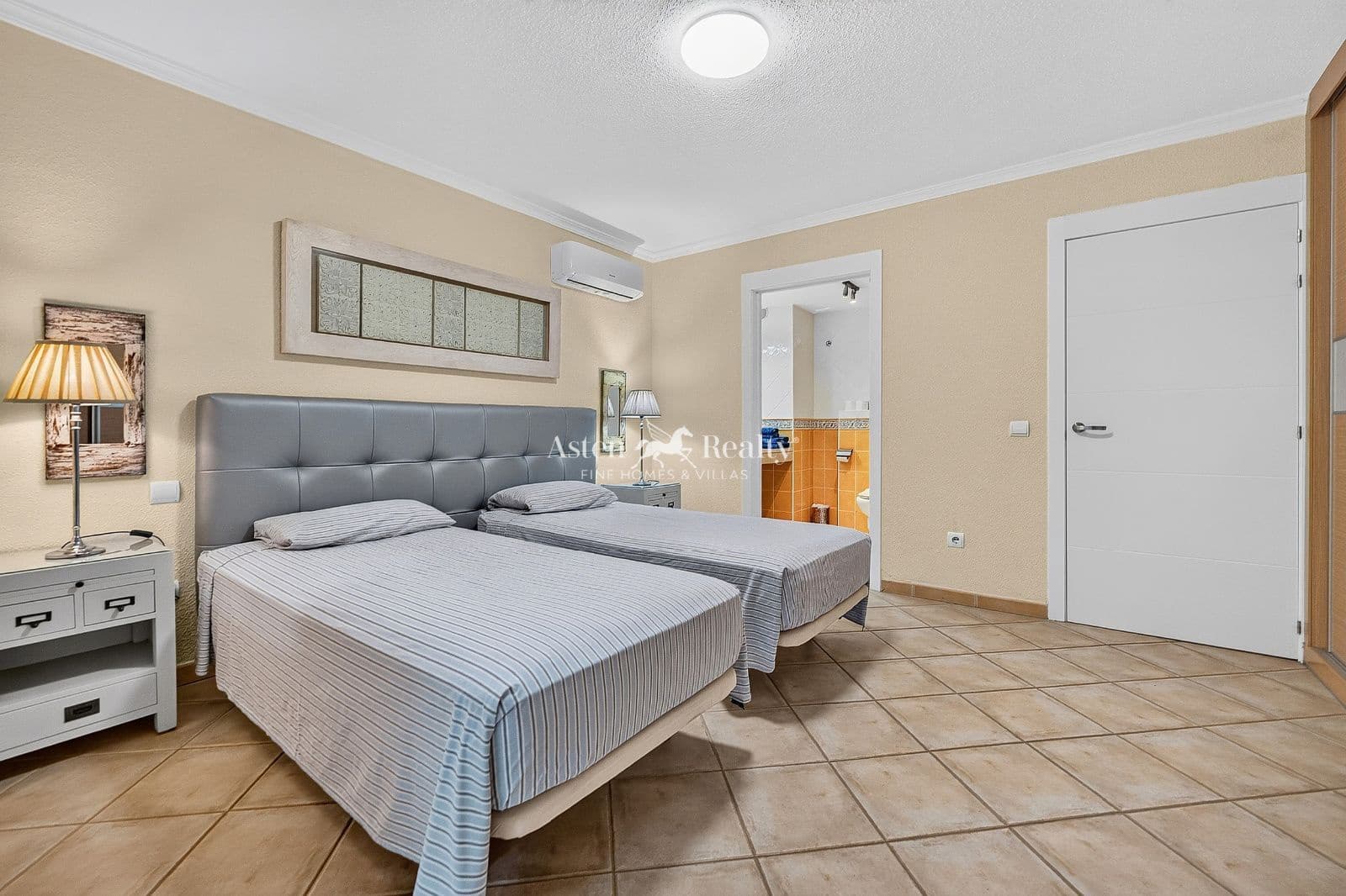 3 slaapkamer Huis te huur in Los Cristianos met zwembad garage - € 4.000 (Ref: 5764519)