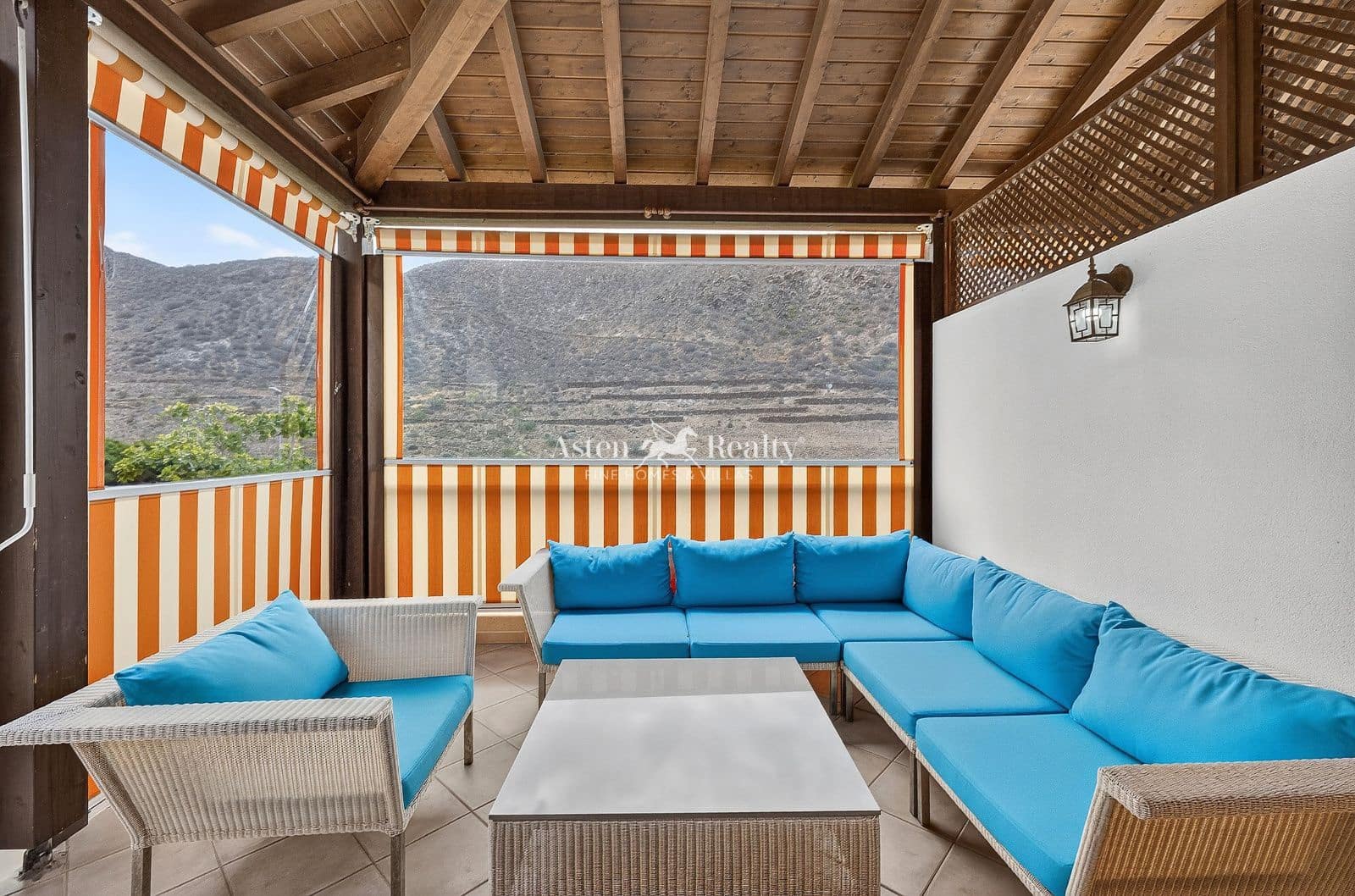 3 slaapkamer Huis te huur in Los Cristianos met zwembad garage - € 4.000 (Ref: 5764519)