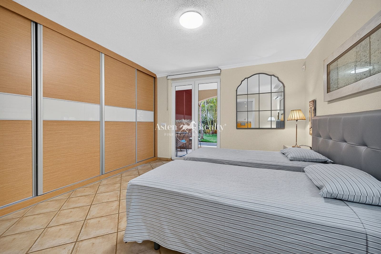 3 slaapkamer Huis te huur in Los Cristianos met zwembad garage - € 4.000 (Ref: 5764519)