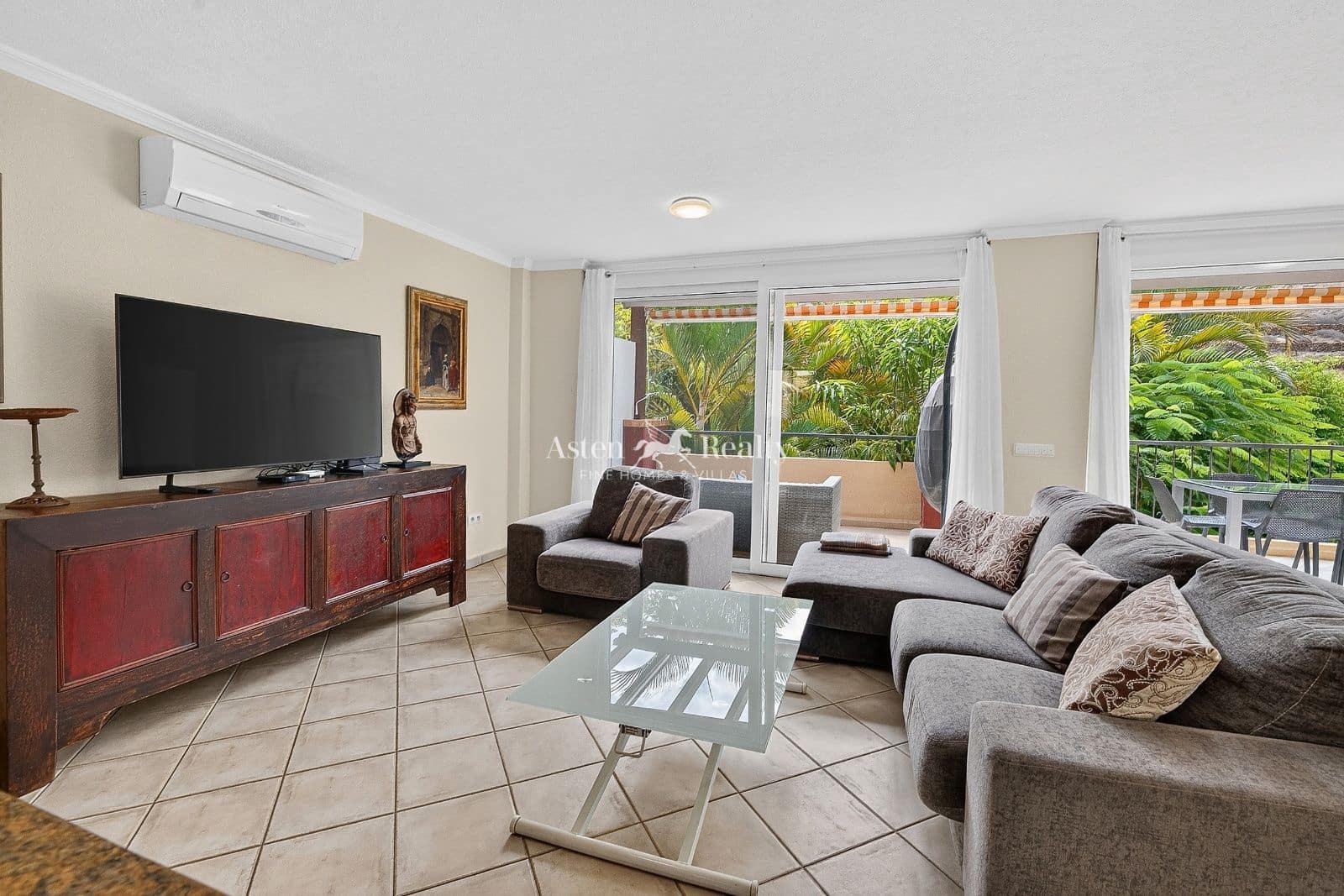 3 slaapkamer Huis te huur in Los Cristianos met zwembad garage - € 4.000 (Ref: 5764519)