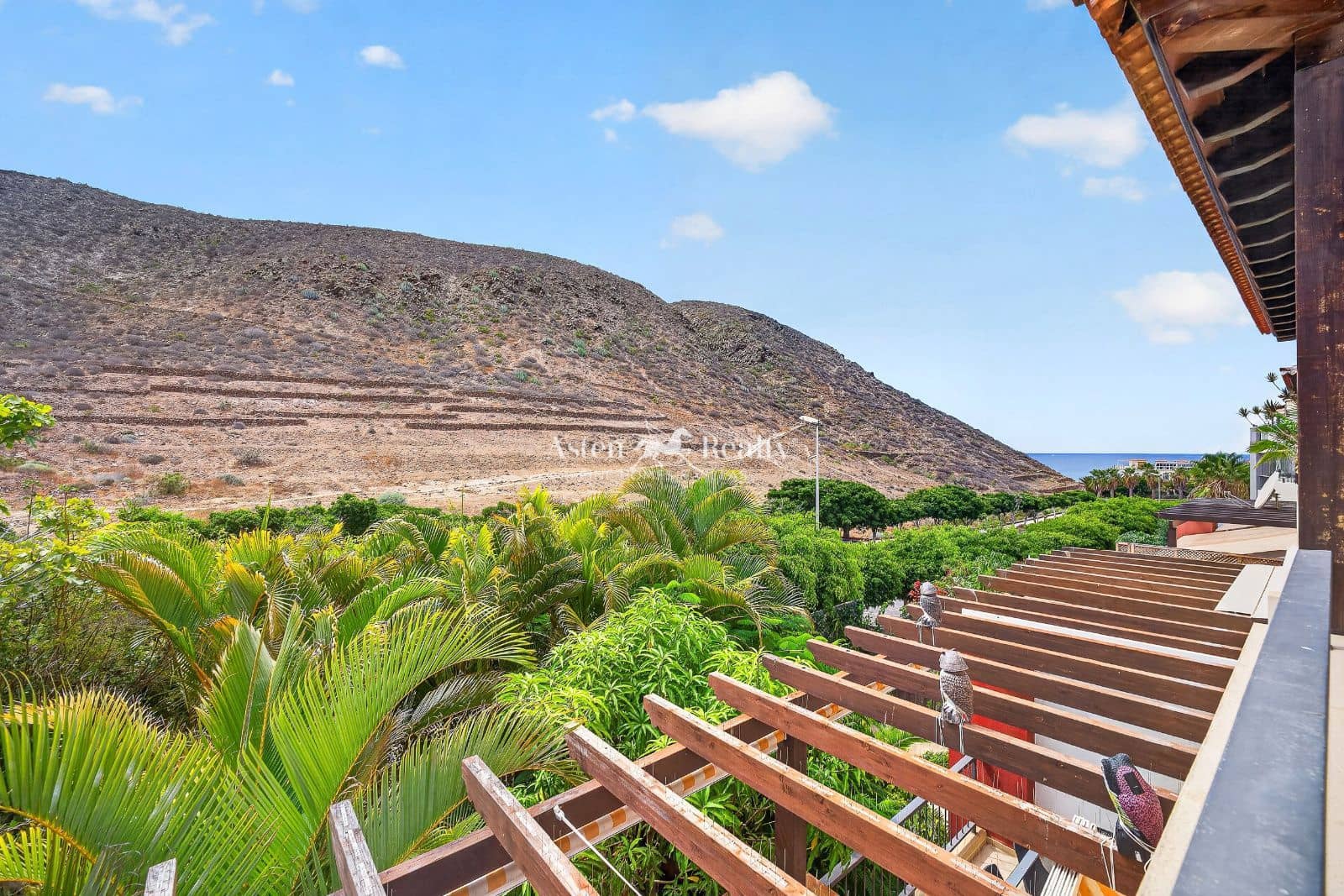 3 slaapkamer Huis te huur in Los Cristianos met zwembad garage - € 4.000 (Ref: 5764519)