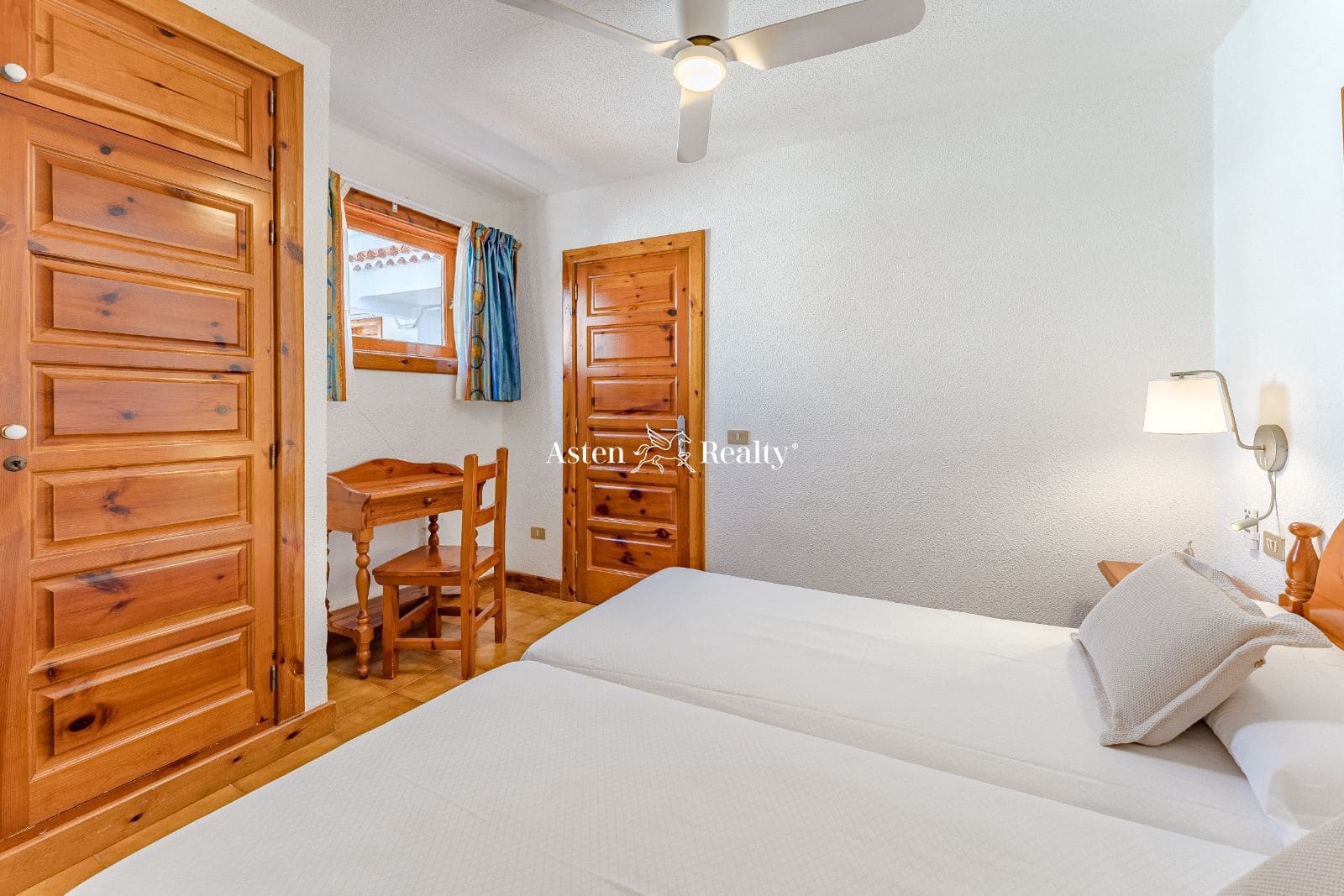 2 chambre Appartement à vendre à Playa de las Americas avec piscine - 700 000 € (Ref: 5764655)