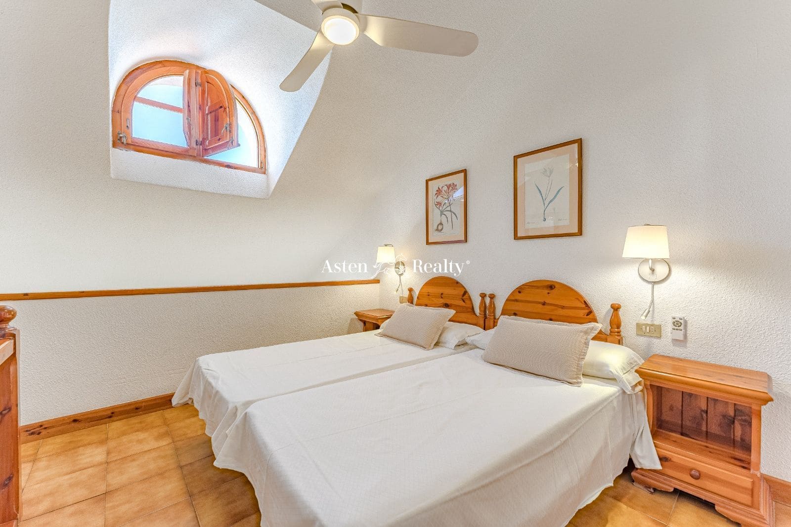 2 chambre Appartement à vendre à Playa de las Americas avec piscine - 700 000 € (Ref: 5764655)