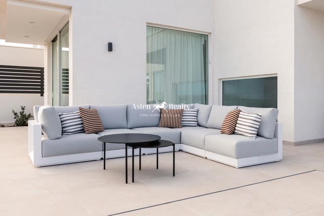 5 slaapkamer Villa te koop in San Eugenio Alto, Adeje met zwembad - € 1.912.000 (Ref: 5764940)