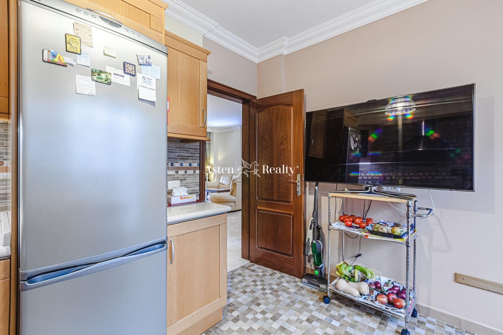 3 bedroom Townhouse for sale in Playa del Duque with pool garage - € 1,150,000 (Ref: 5803205)