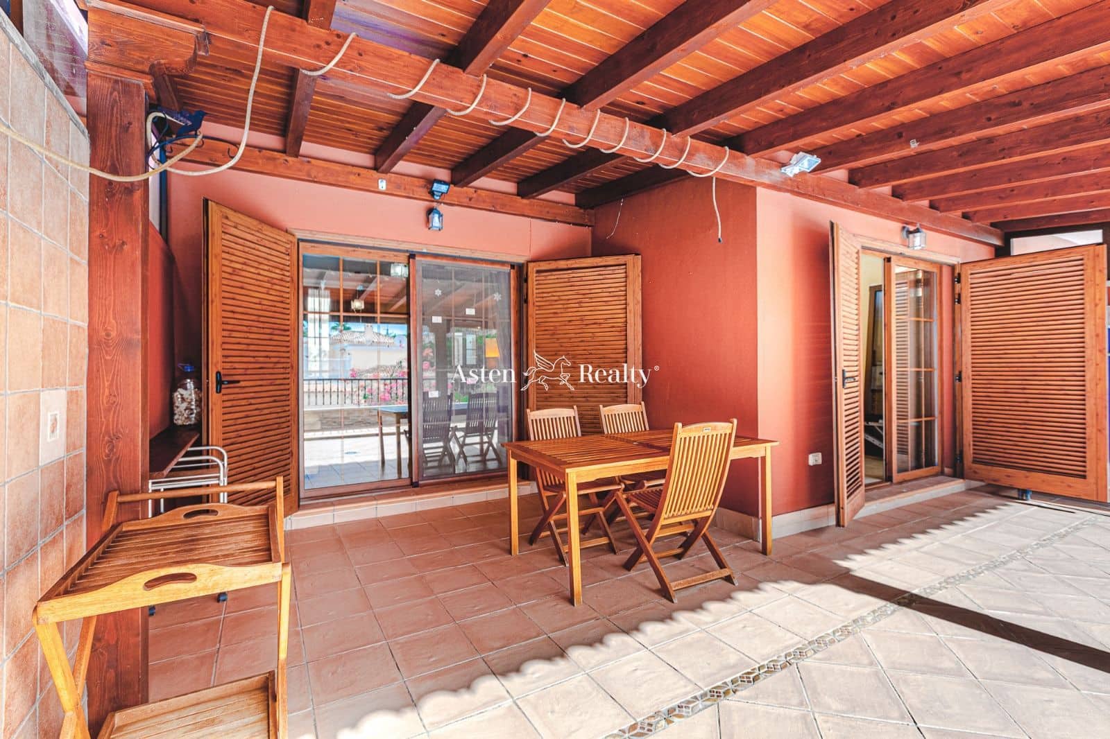 3 bedroom Townhouse for sale in Playa del Duque with pool garage - € 1,150,000 (Ref: 5803205)