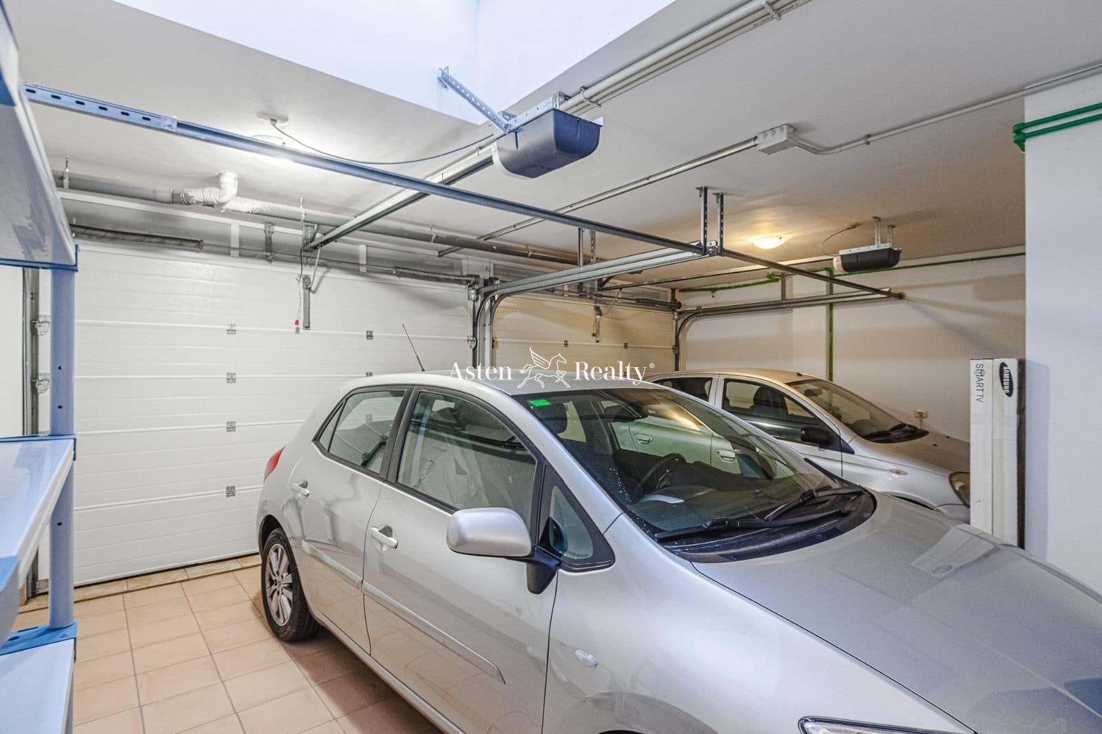 3 bedroom Townhouse for sale in Playa del Duque with pool garage - € 1,150,000 (Ref: 5803205)