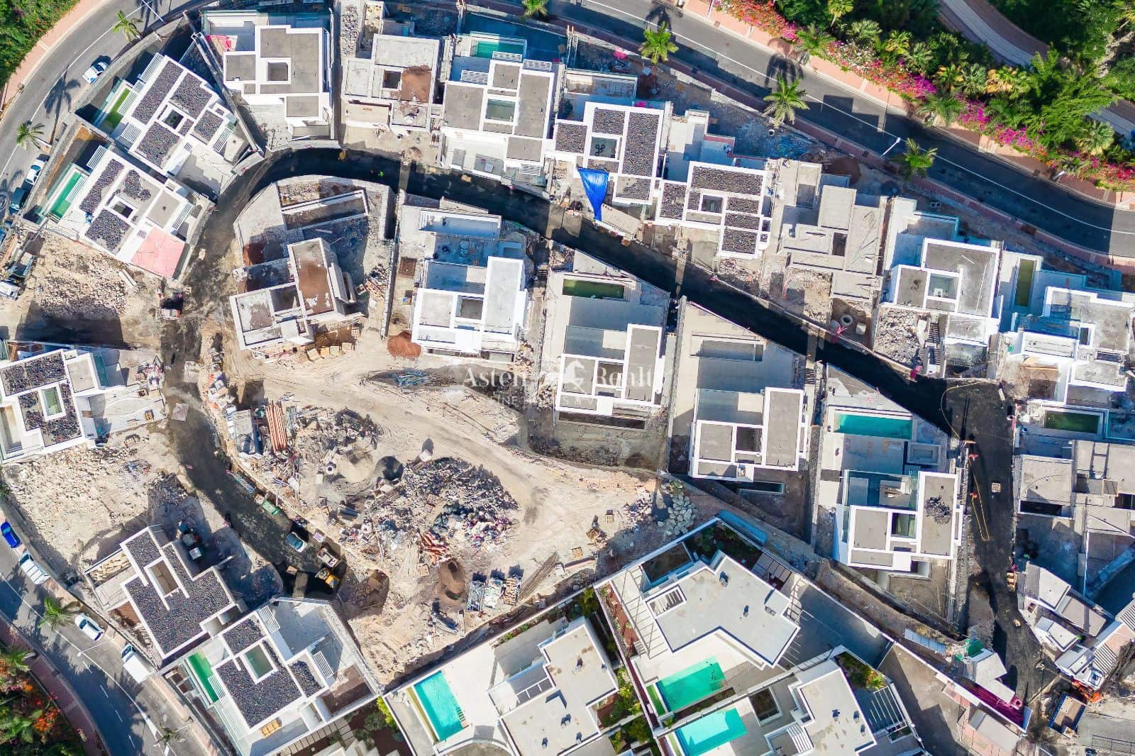 4 soveværelse Byhus til salg i Costa Adeje med swimmingpool garage - € 2.889.000 (Ref: 6239813)