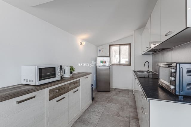 Chalet de 3 habitaciones en San Eugenio Alto, Adeje en venta con piscina garaje - 1.100.000 € (Ref: 6306151)