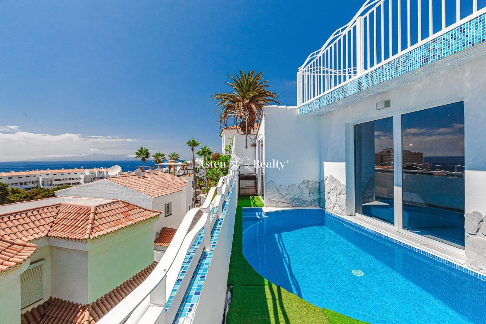 Chalet de 3 habitaciones en Costa Adeje en venta con piscina garaje - 1.100.000 € (Ref: 6306151)