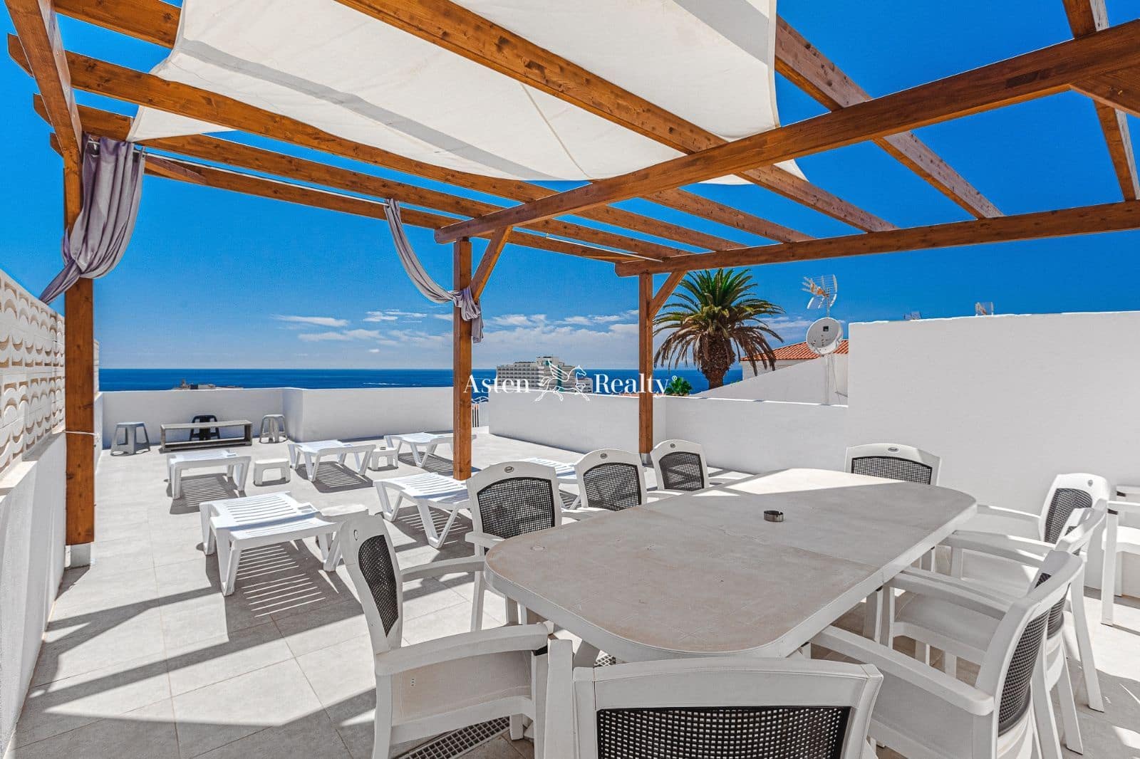 Chalet de 3 habitaciones en Costa Adeje en venta con piscina garaje - 1.100.000 € (Ref: 6306151)