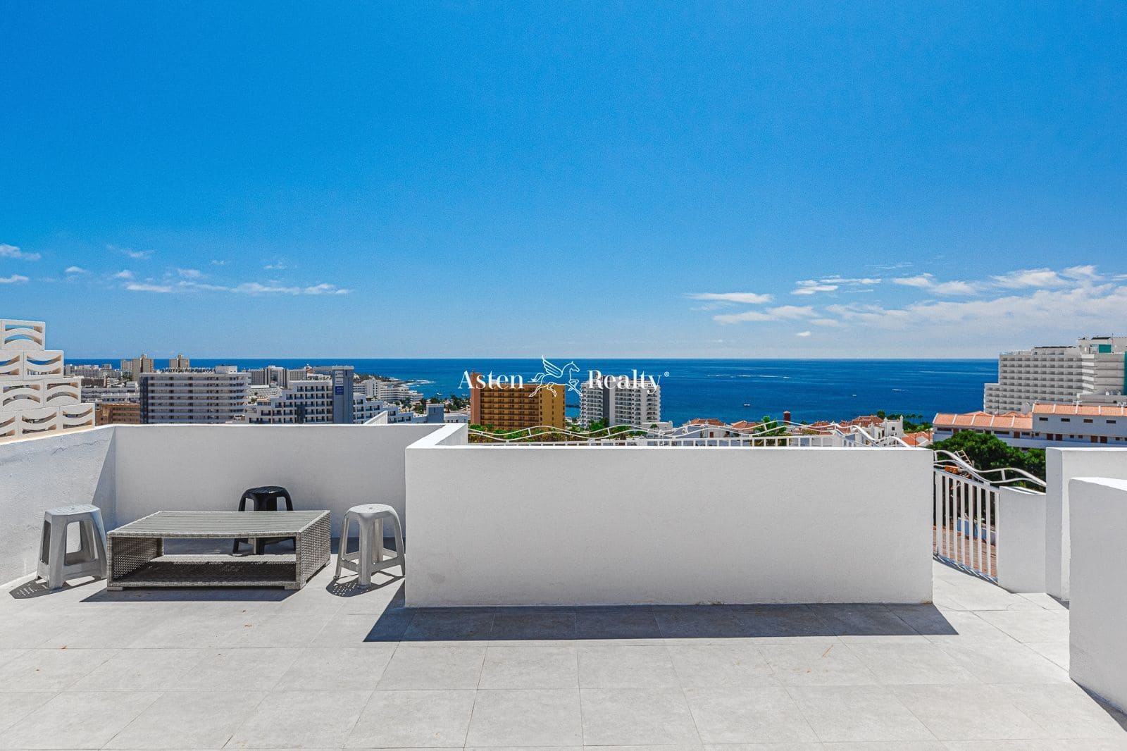 Chalet de 3 habitaciones en Costa Adeje en venta con piscina garaje - 1.100.000 € (Ref: 6306151)