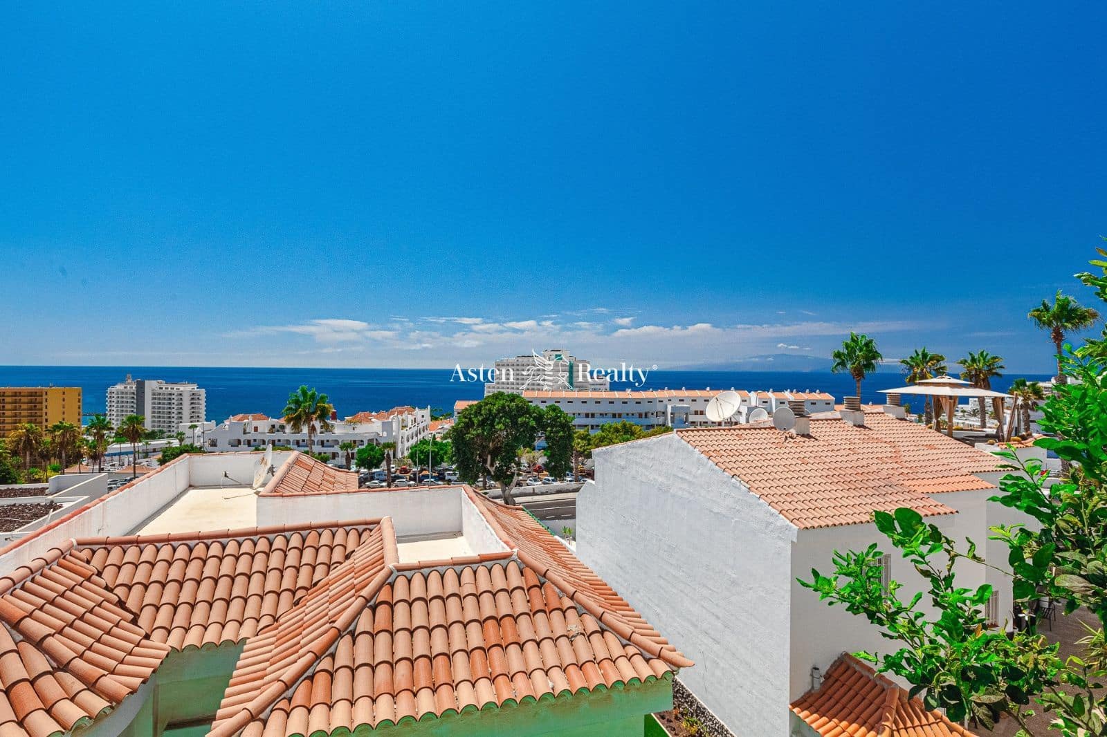 Chalet de 3 habitaciones en Costa Adeje en venta con piscina garaje - 1.100.000 € (Ref: 6306151)