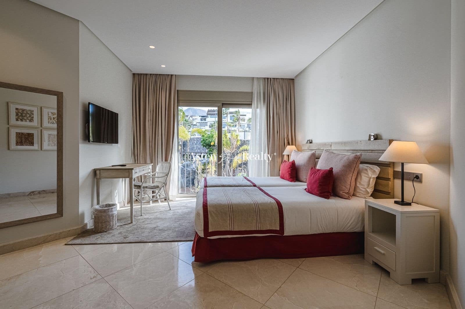 4 soveværelse Lejlighed til salg i Guia de Isora med swimmingpool garage - € 2.200.000 (Ref: 6658806)