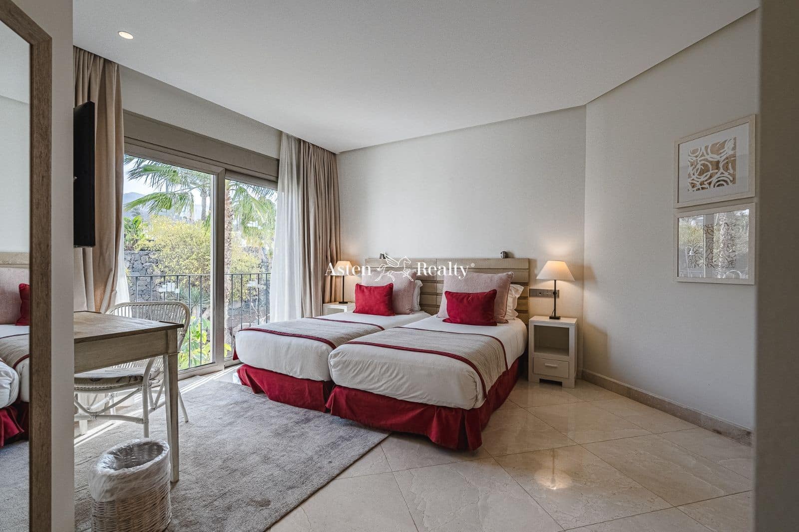 4 soveværelse Lejlighed til salg i Guia de Isora med swimmingpool garage - € 2.200.000 (Ref: 6658806)