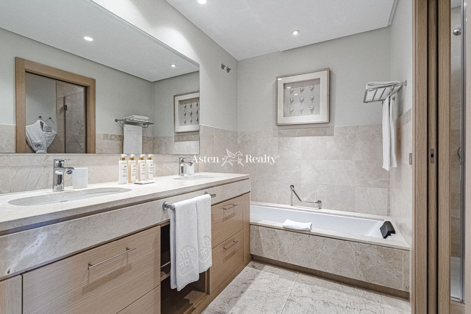 4 soveværelse Lejlighed til salg i Guia de Isora med swimmingpool garage - € 2.200.000 (Ref: 6658806)