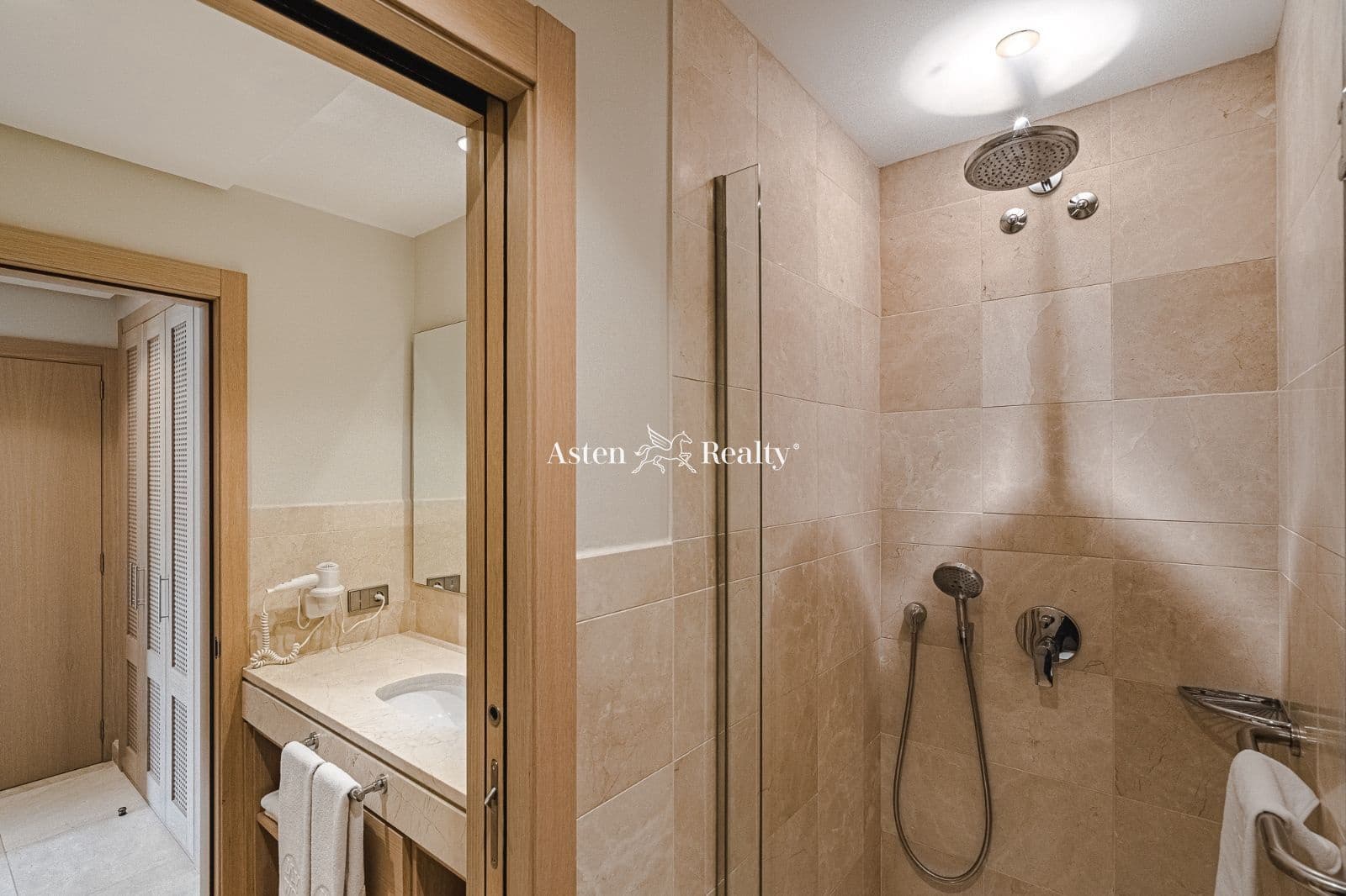 4 soveværelse Lejlighed til salg i Guia de Isora med swimmingpool garage - € 2.200.000 (Ref: 6658806)