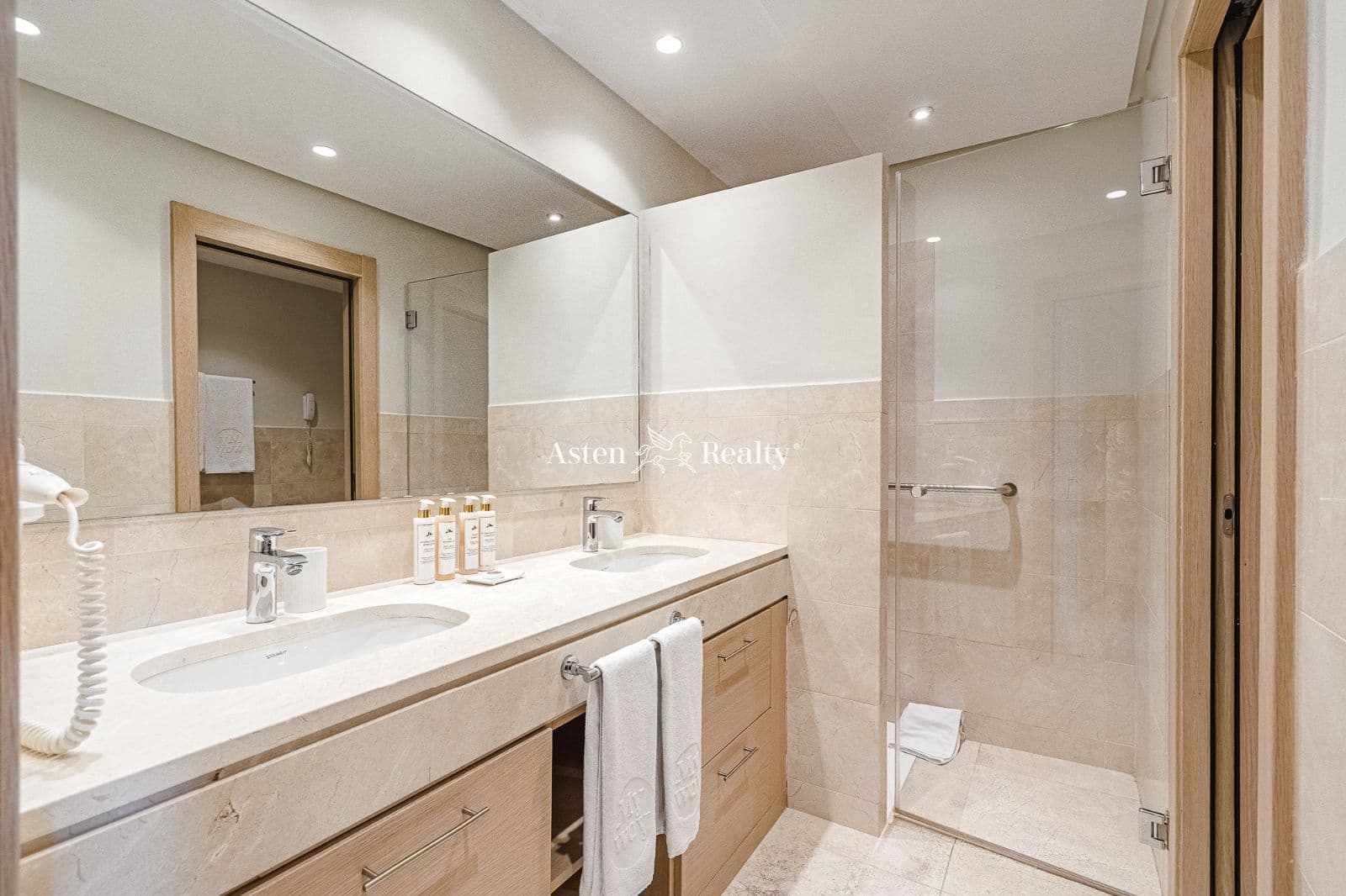 4 soveværelse Lejlighed til salg i Guia de Isora med swimmingpool garage - € 2.200.000 (Ref: 6658806)