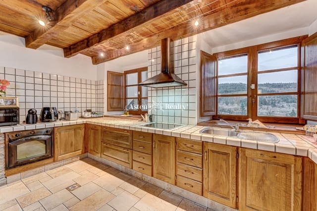 4 bedroom Villa for sale in Vilaflor - € 535,000 (Ref: 6728204)