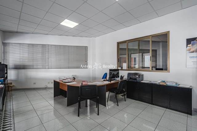 Erhverv til salg i San Isidro de Abona, Granadilla de Abona - € 3.000.000 (Ref: 6744615)