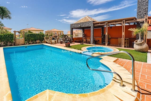 5 quarto Casa em Banda para venda em Torviscas, Adeje com piscina - 2 310 000 € (Ref: 6770313)