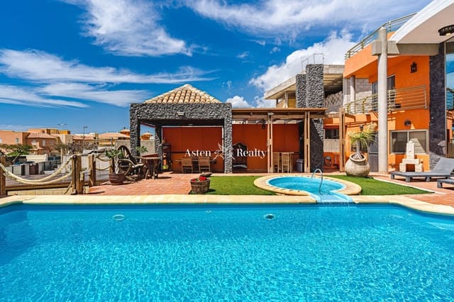 5 quarto Casa em Banda para venda em Torviscas, Adeje com piscina - 2 310 000 € (Ref: 6770313)