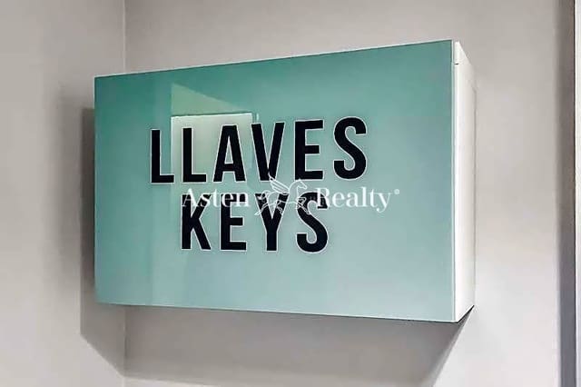 Hotel til salg i Los Cristianos, Arona - € 2.500.000 (Ref: 6804169)