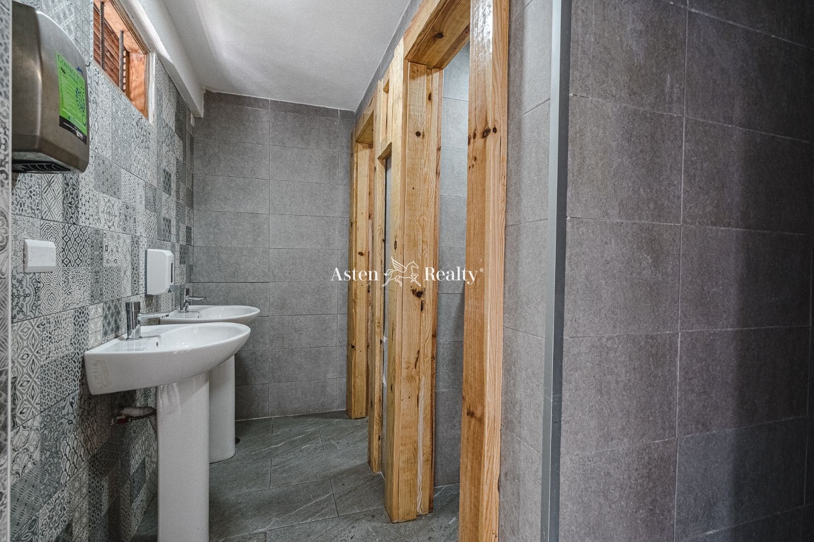 Bedrift til salgs i Costa Adeje - € 599 000 (Ref: 6804190)