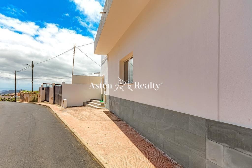 3 makuuhuone Huvila myytävänä paikassa El Fronton - 330 000 € (Ref: 6819937)