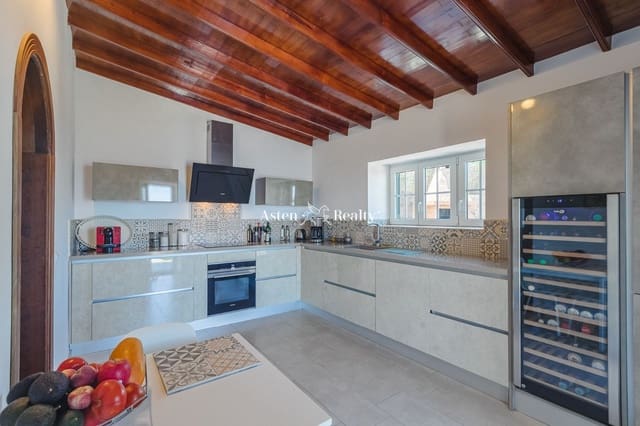 4 slaapkamer Huis te koop in La Victoria de Acentejo met zwembad garage - € 948.000 (Ref: 6891970)