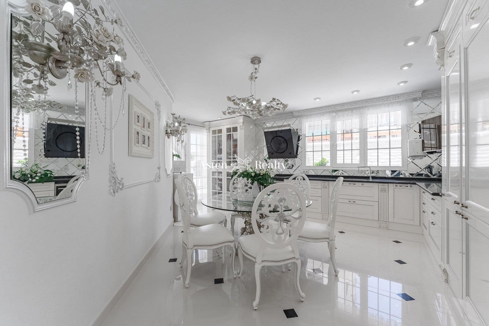 6 soveværelse Byhus til salg i La Caleta Adeje med swimmingpool garage - € 4.250.000 (Ref: 6908889)