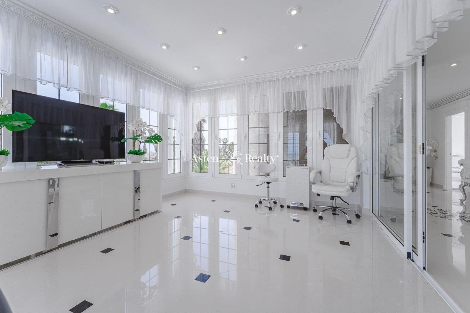 6 soveværelse Byhus til salg i La Caleta Adeje med swimmingpool garage - € 4.250.000 (Ref: 6908889)