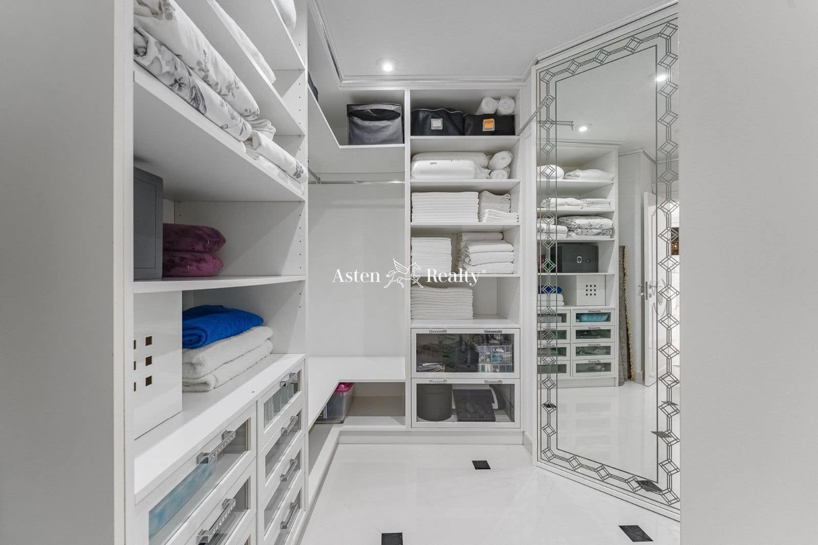 6 soveværelse Byhus til salg i La Caleta Adeje med swimmingpool garage - € 4.250.000 (Ref: 6908889)