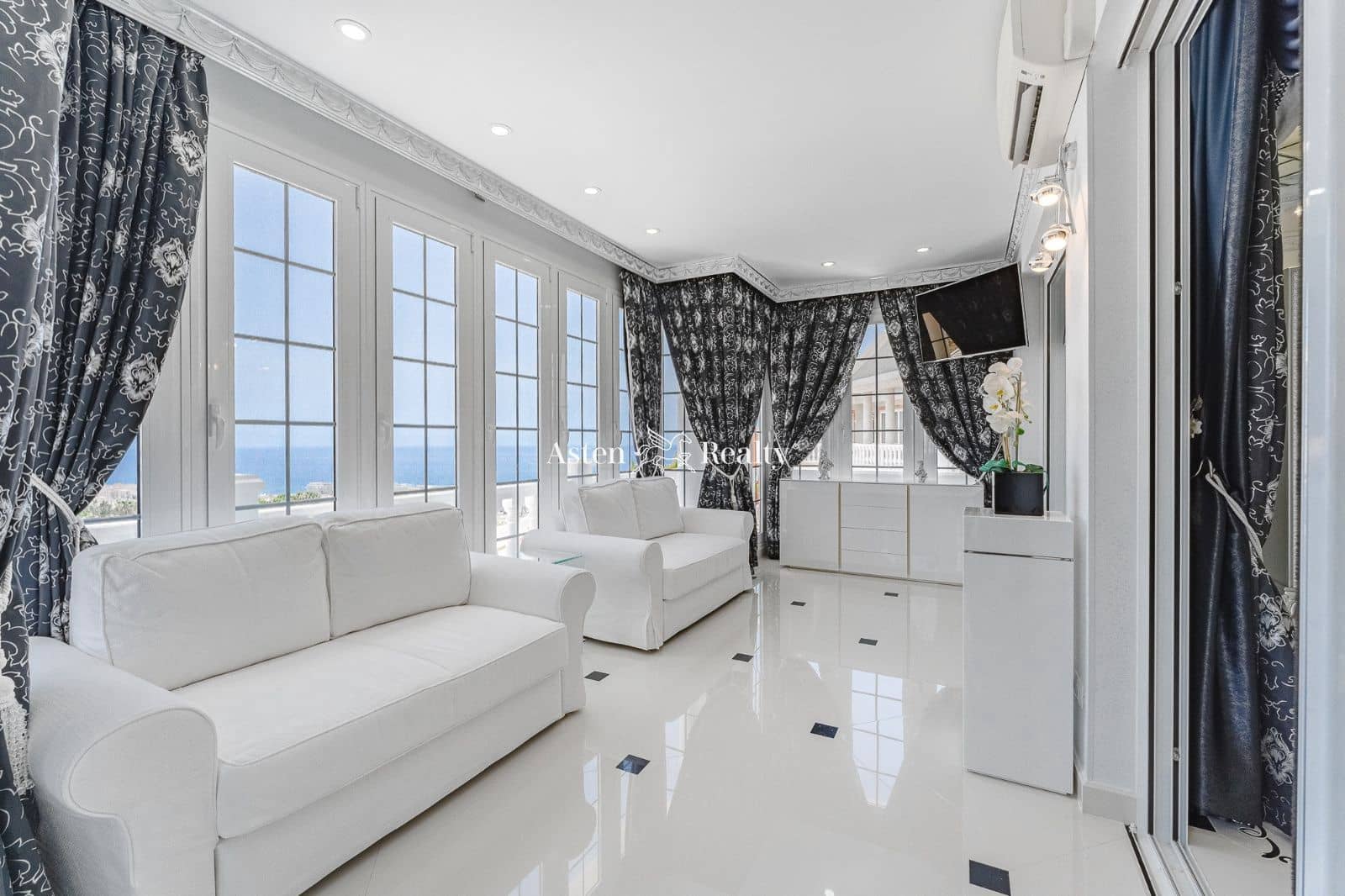 6 soveværelse Byhus til salg i La Caleta Adeje med swimmingpool garage - € 4.250.000 (Ref: 6908889)