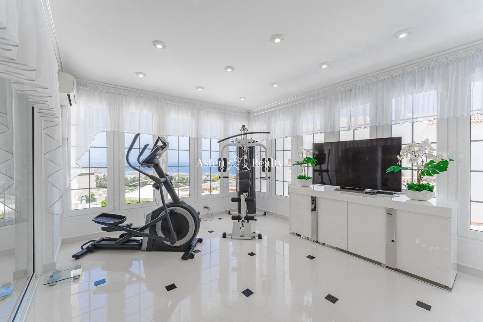 6 soveværelse Byhus til salg i La Caleta Adeje med swimmingpool garage - € 4.250.000 (Ref: 6908889)