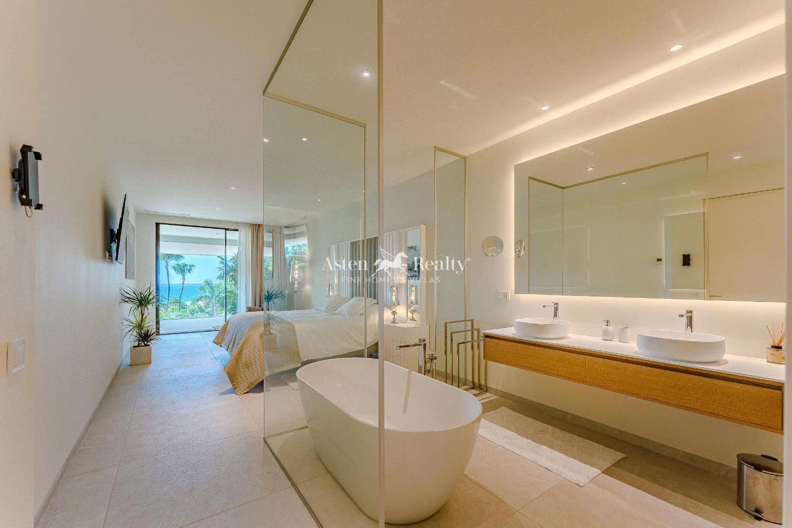 3 soverom Hus til salgs i Costa Adeje med svømmebasseng garasje - € 3 800 000 (Ref: 6913799)