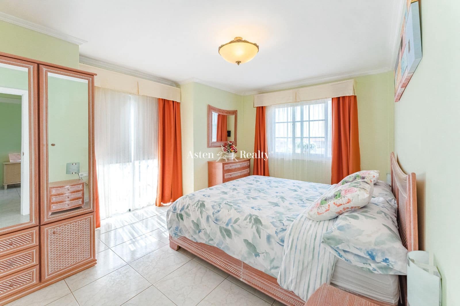 15 soveværelse Hotel til salg i El Medano - € 1.750.000 (Ref: 6965817)