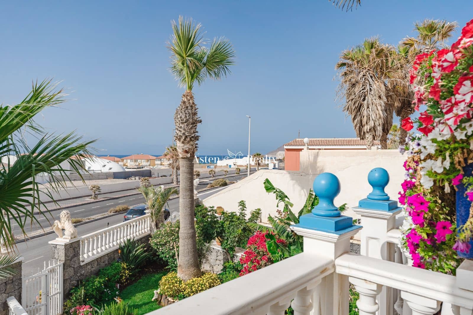 15 soveværelse Hotel til salg i El Medano - € 1.750.000 (Ref: 6965817)