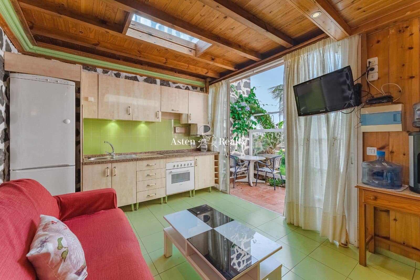 15 soveværelse Hotel til salg i El Medano - € 1.750.000 (Ref: 6965817)