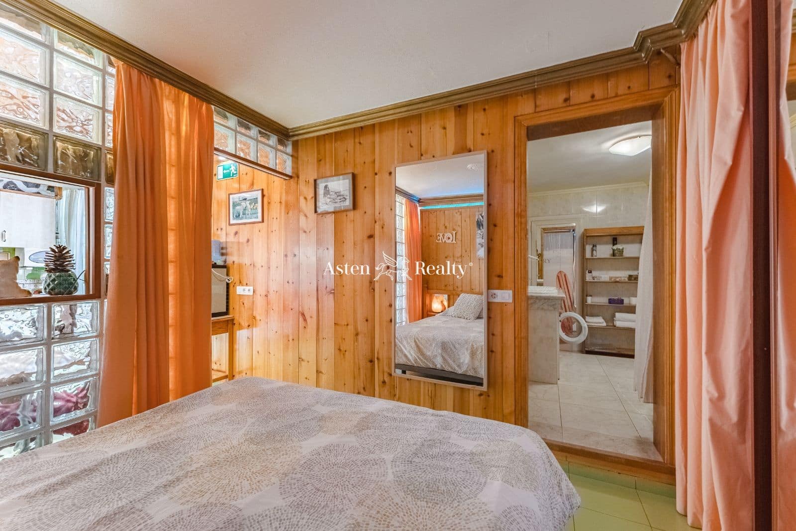 15 soveværelse Hotel til salg i El Medano - € 1.750.000 (Ref: 6965817)