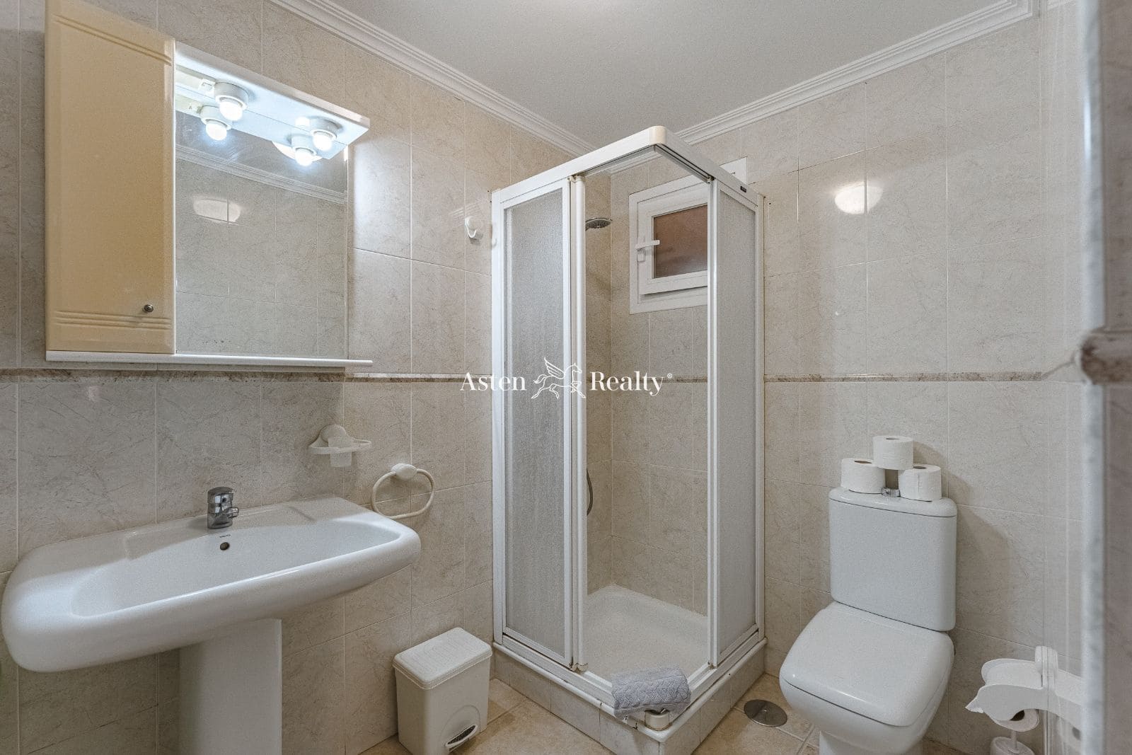 15 soveværelse Hotel til salg i El Medano - € 1.750.000 (Ref: 6965817)