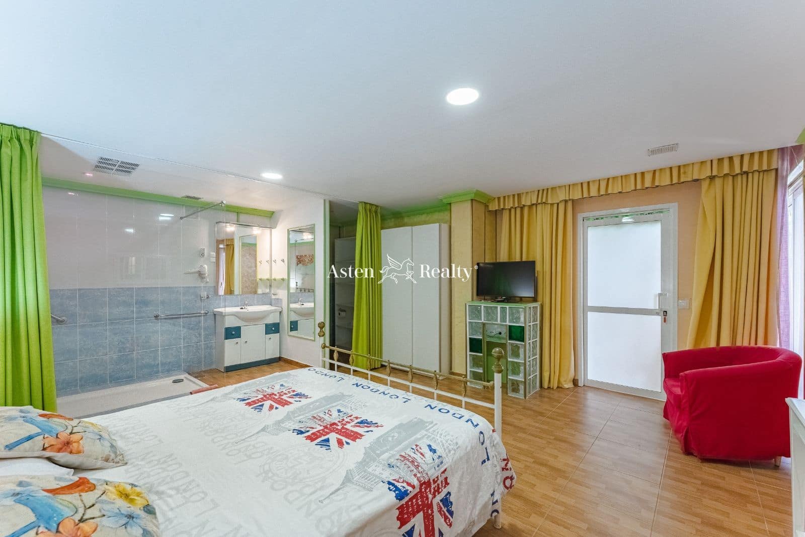 15 soveværelse Hotel til salg i El Medano - € 1.750.000 (Ref: 6965817)