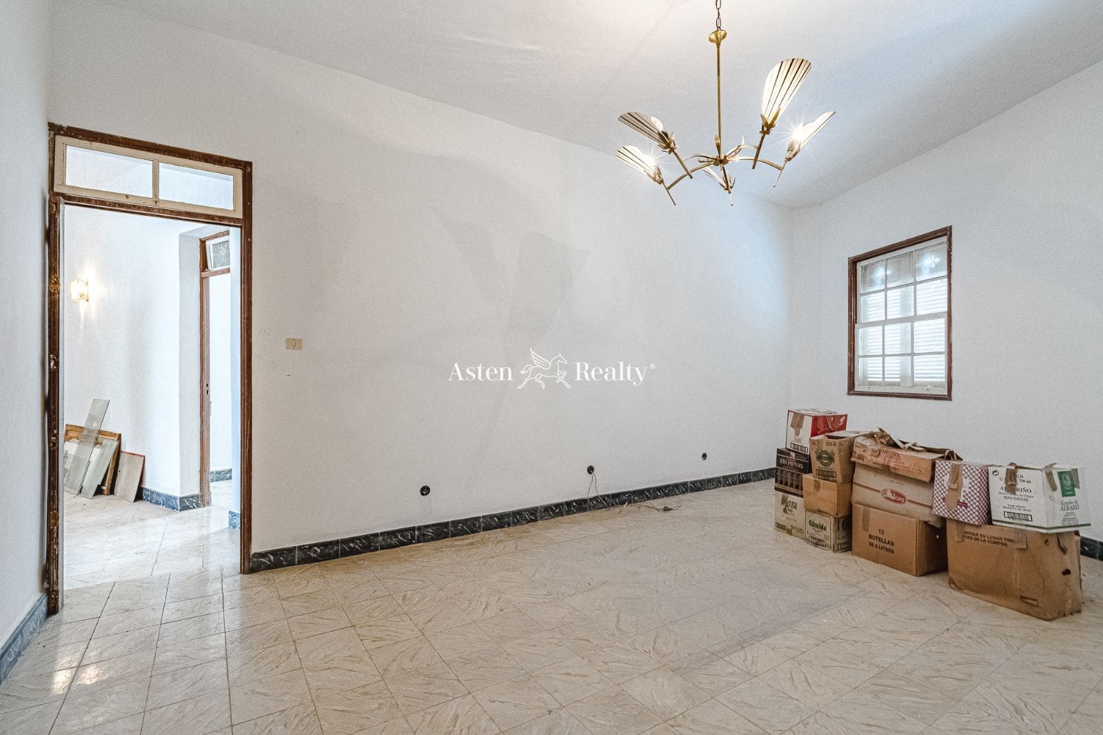 7 bedroom Villa for sale in Guimar with garage - € 850,000 (Ref: 7036103)