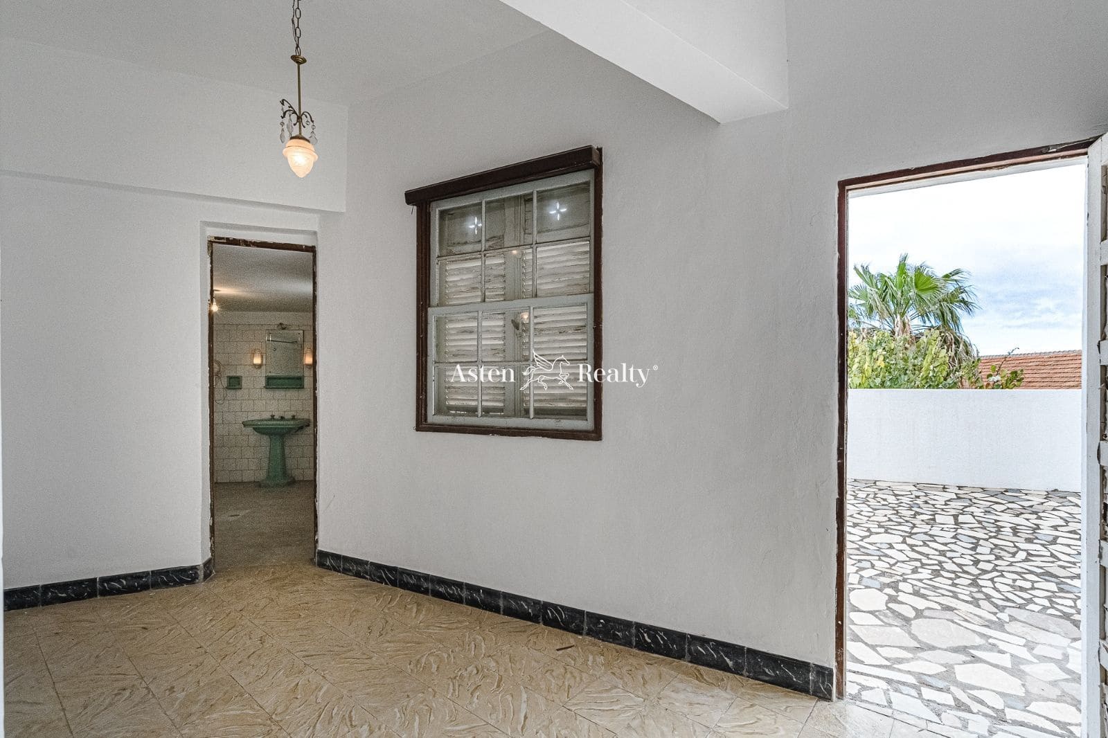 7 bedroom Villa for sale in Guimar with garage - € 850,000 (Ref: 7036103)