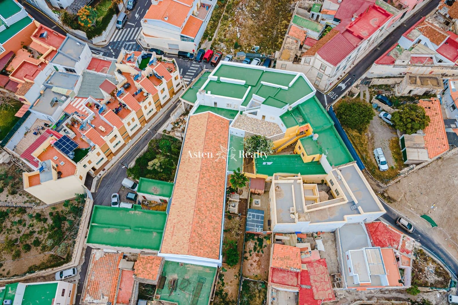 7 bedroom Villa for sale in Guimar with garage - € 850,000 (Ref: 7036103)