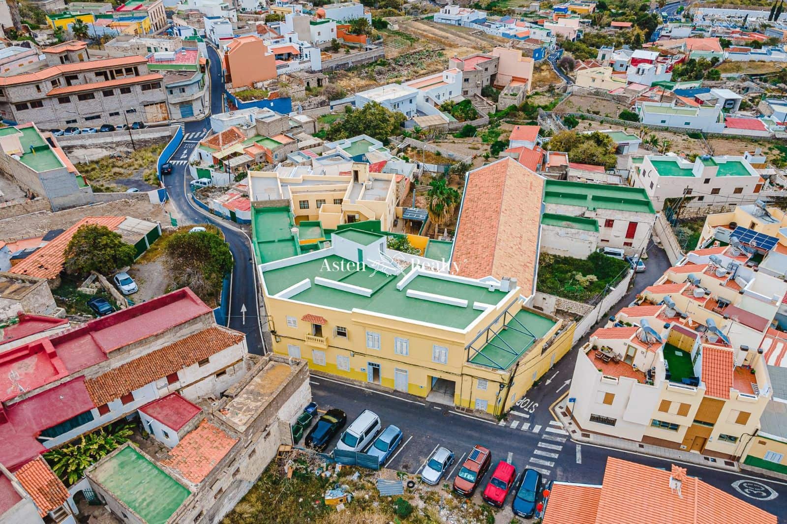 7 bedroom Villa for sale in Guimar with garage - € 850,000 (Ref: 7036103)