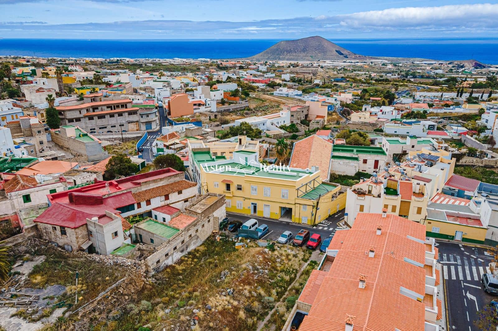 7 bedroom Villa for sale in Guimar with garage - € 850,000 (Ref: 7036103)
