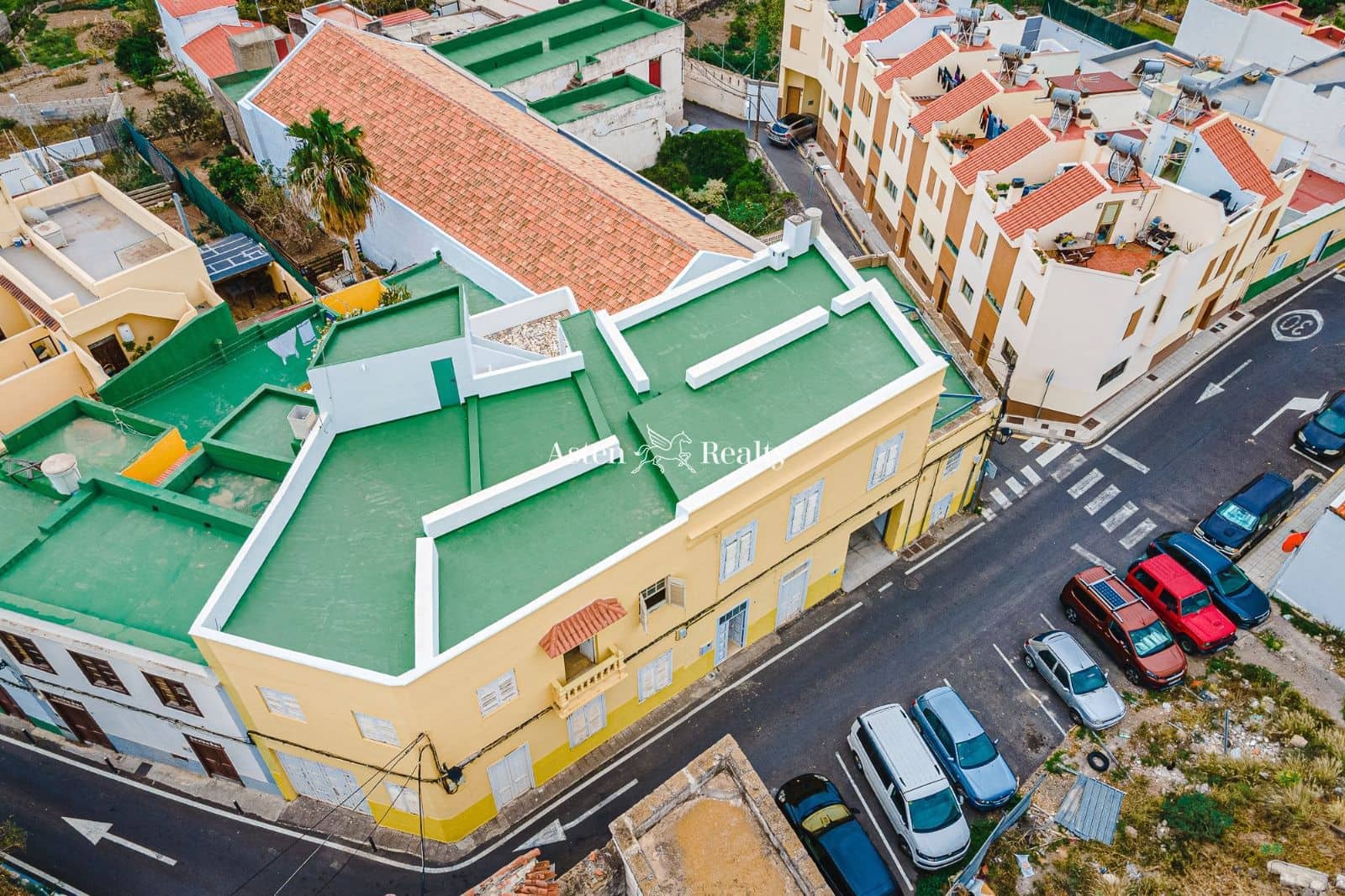 7 bedroom Villa for sale in Guimar with garage - € 850,000 (Ref: 7036103)