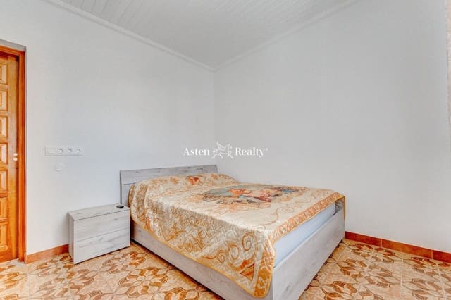 4 slaapkamer Villa te koop in Puerto Santiago, Santiago del Teide met garage - € 950.000 (Ref: 7081802)